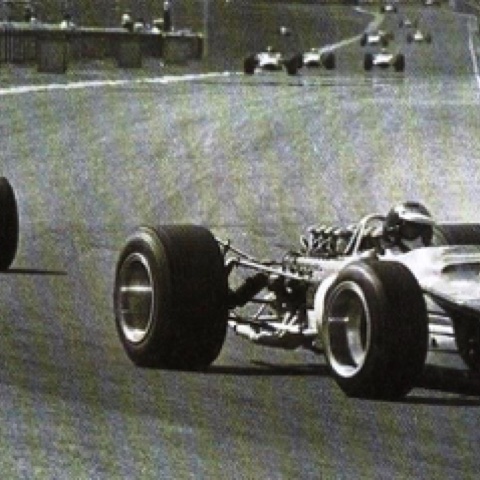 Jim et Chris Amon à Sandown Park ont oublié les autres concurrents ! cette année là, la Ferrari fut très compétitive